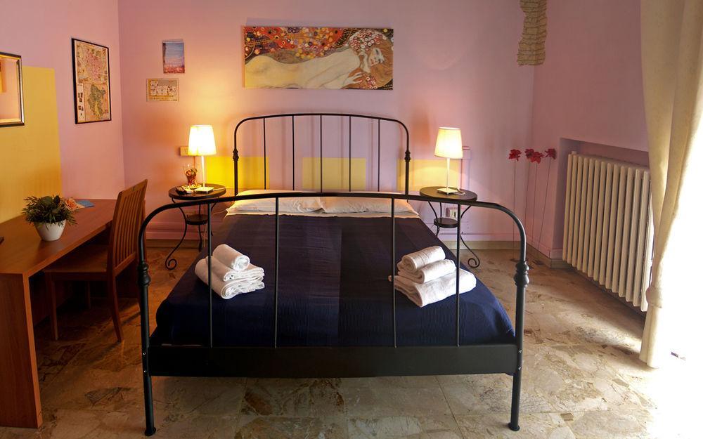 B&B Cameracaffe Centro Ареццо Экстерьер фото